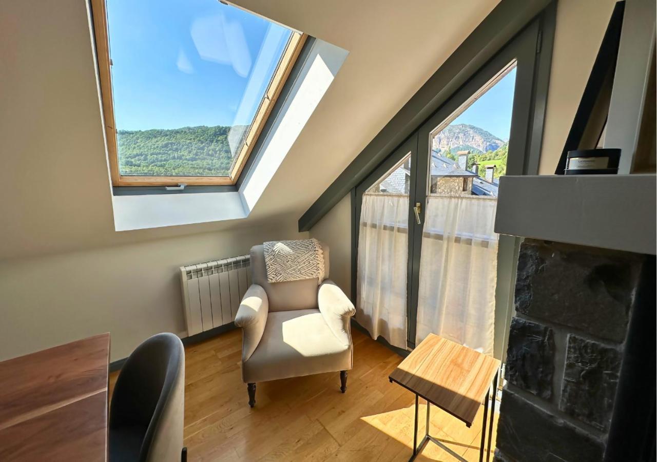 Caldares Exclusivo Atico En El Pueyo De Jaca Appartement Panticosa Buitenkant foto