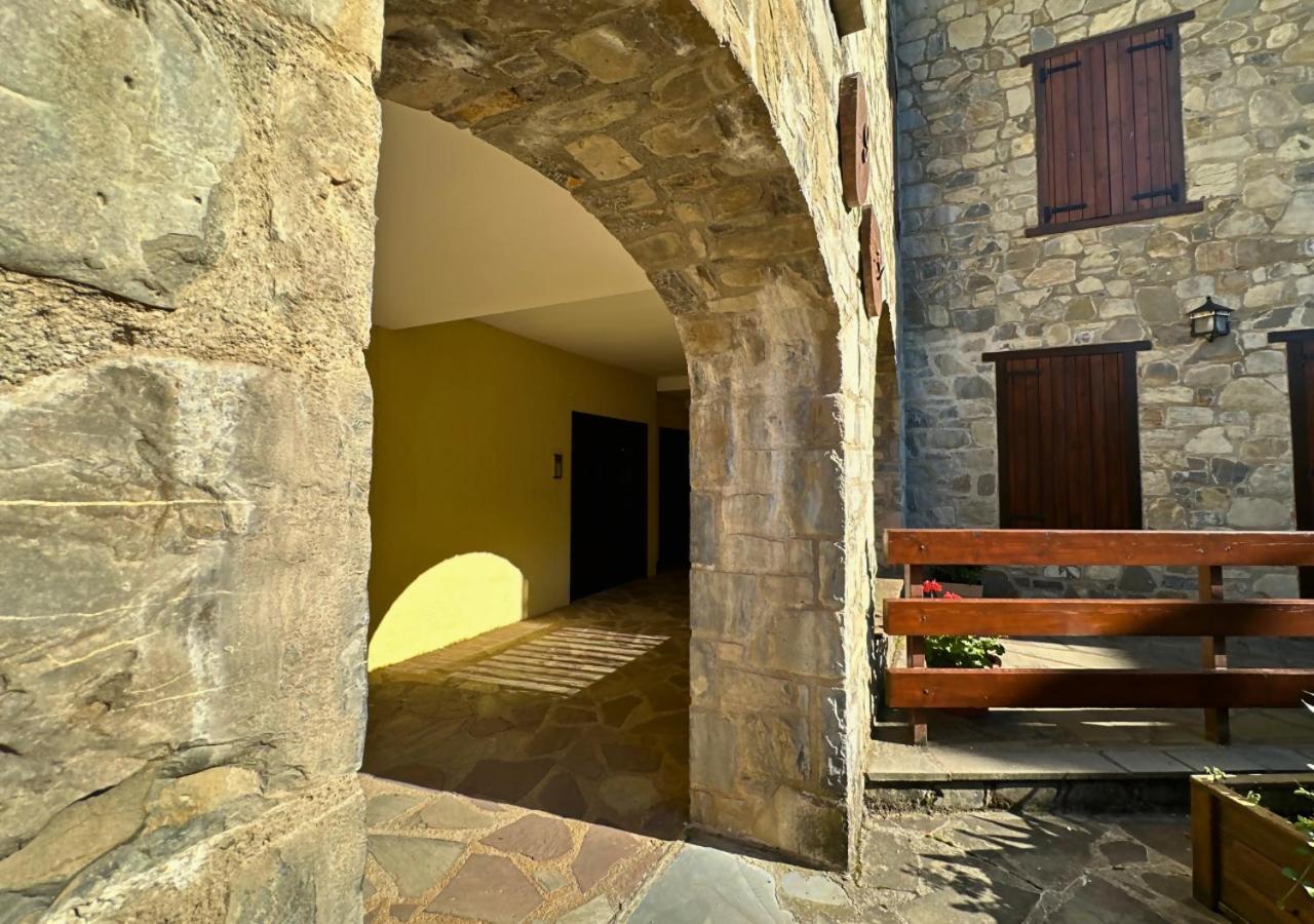 Caldares Exclusivo Atico En El Pueyo De Jaca Appartement Panticosa Buitenkant foto
